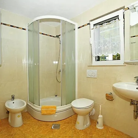 In With Seaview, Terrace, Air Condition, Wifi *