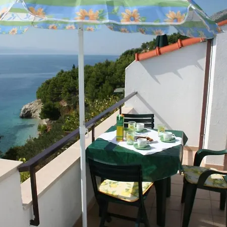 In With Seaview, Terrace, Air Condition, Wifi Appartement