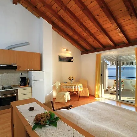In With Seaview, Terrace, Air Condition, Wifi Pisak