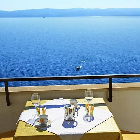 In With Seaview, Terrace, Air Condition, Wifi Appartement Pisak